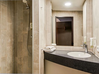 Hotelzimmer Bad